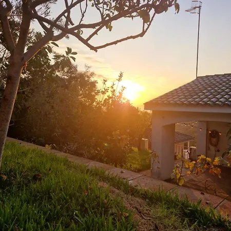빌라 Alella, 5 Bedrooms & Pool