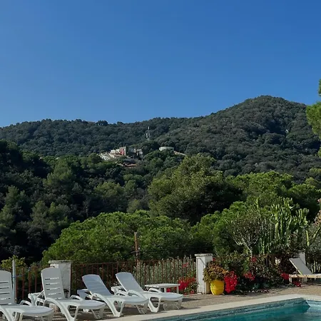 빌라 Alella, 5 Bedrooms & Pool 아레이야