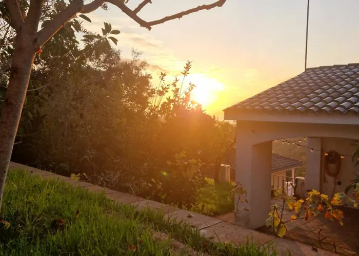 Villa Alella, 5 Bedrooms & Pool