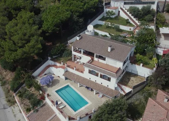 Villa Alella, 5 Bedrooms & Pool